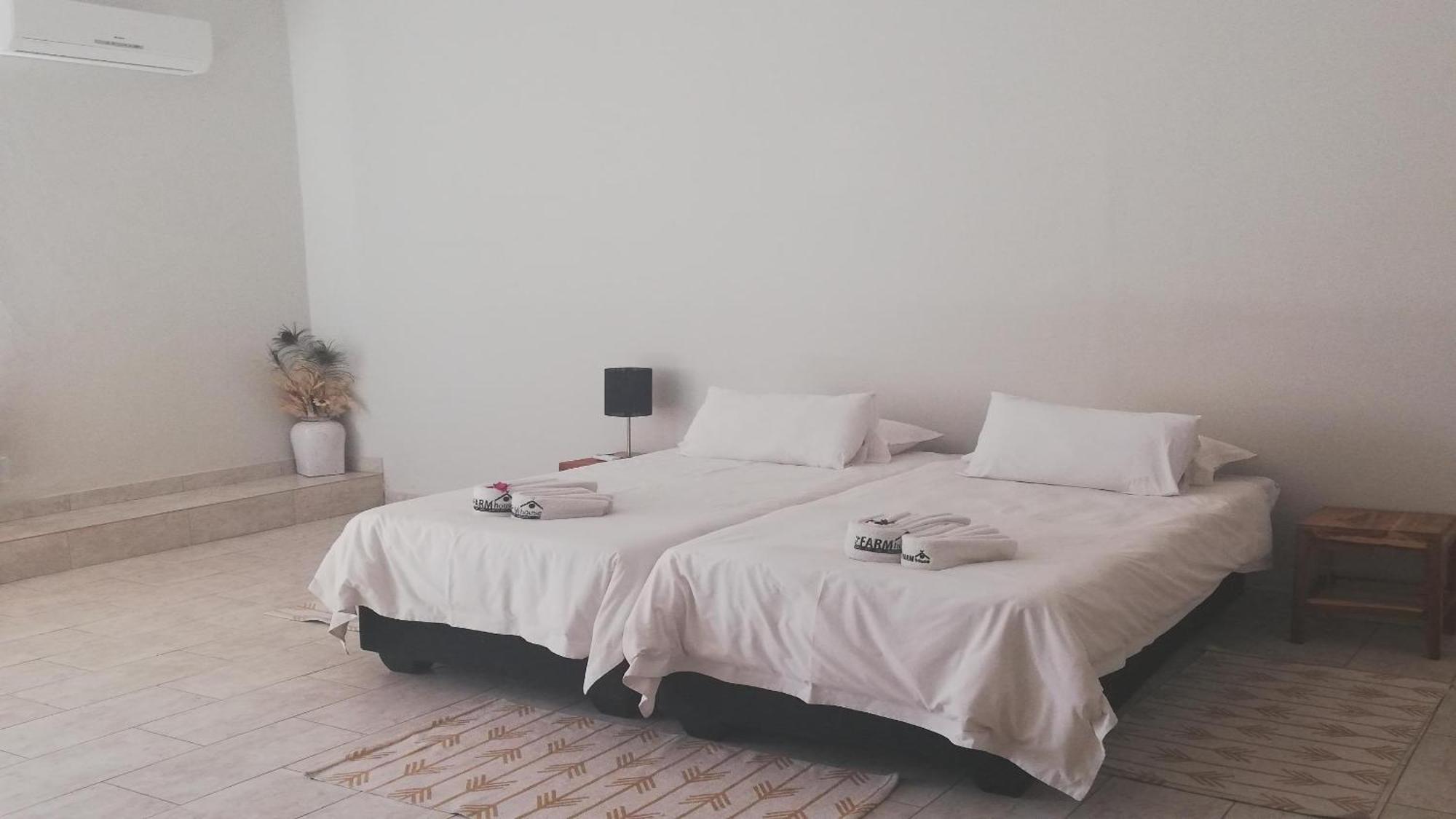 The Farmhouse Boutique Guesthouse And Beergarden Cc Outjo Szoba fotó